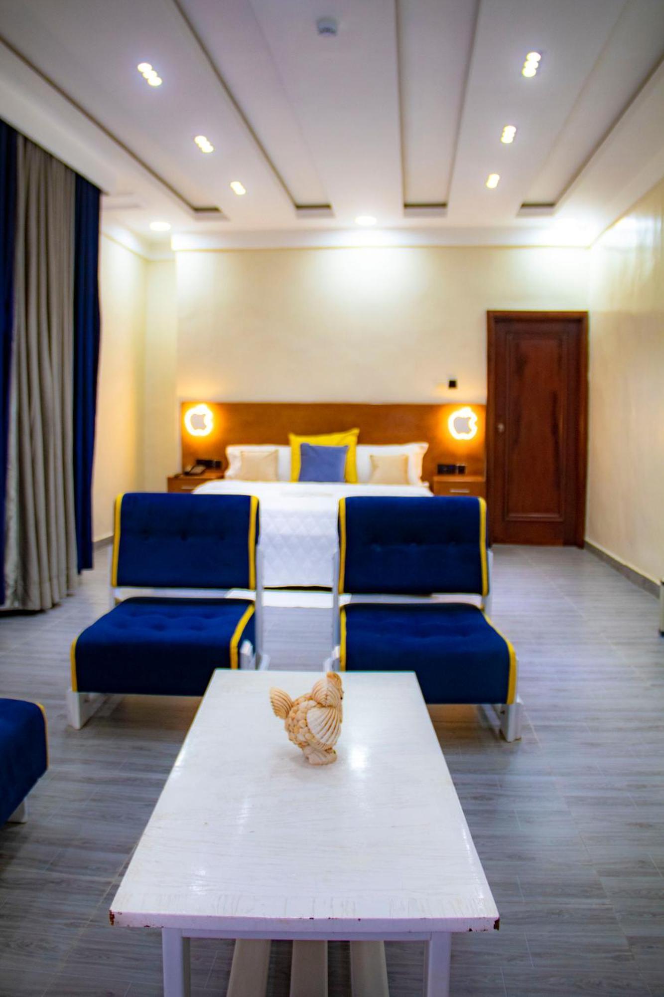 Hotel L'Apero Котону Экстерьер фото